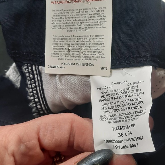 NWT Wrangler Authentics Mens Relaxed Fit Stretch Black cargo pants 36 x34 - Picture 10 of 10